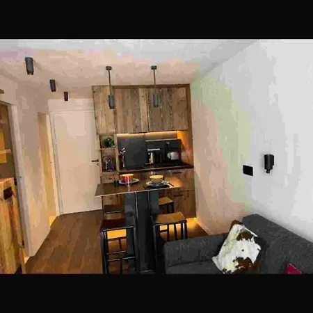 Ski-in Ski-out Flat In * Валь-д'Изер